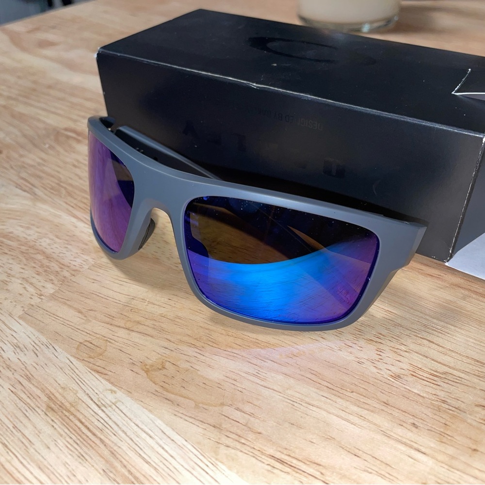 Oakley drop point sunglasses